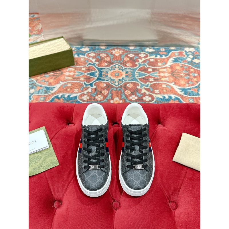 G*u*i casual shoes